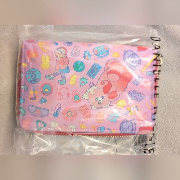 Turning Red Disney by Danielle Nicole Wallet NWT - Picture 6 of 6